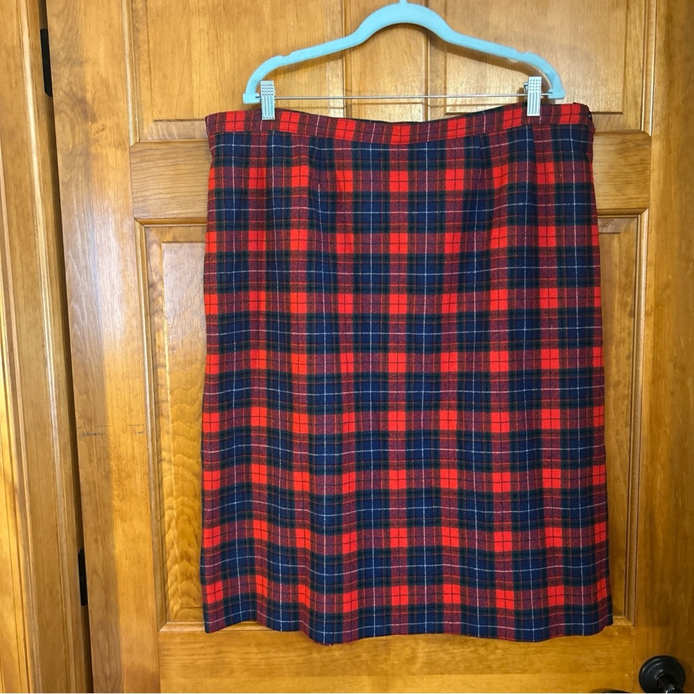 Pendleton Vintage Red Plaid Tartan Skirt 100% Virgin Wool Side Zip Sz 36-EUC